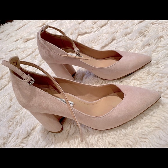 Blush suede & Other Stories block heels. Comfortable and chic. Worn only twice. - Picture 1 of 7
